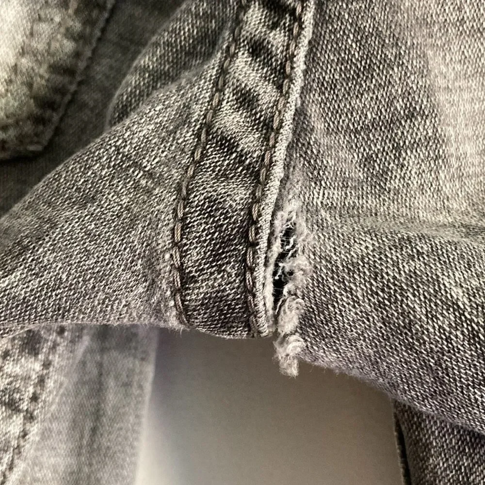 Men’s Jeans Size 31S Salvage Supply Co For Buckle Gray Washed Denim with Flaw